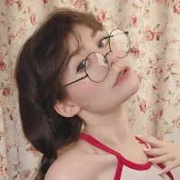 RuthMorse Φωτ, Προφίλ