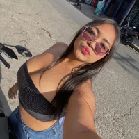 thania_bigboobs's Profile Pic