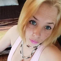 Holly-Hot 的個人資料圖片