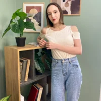 AlisonHop's Profile Pic