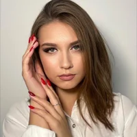shakeitgirll webcam model