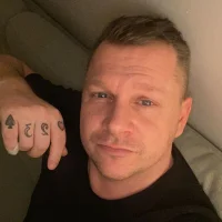 mrlovepee2323 头  像图片