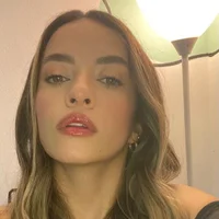 Laura_Brisa Φωτ, Προφίλ