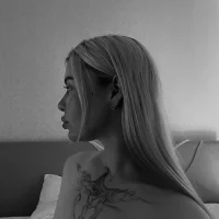AveriTaylor avatar - live cam performer on MySuperHot
