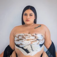 Maya_curvy webcam
