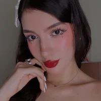 Emily-hottson's Avatar Pic