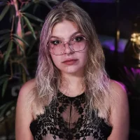 Chloe_Alex's Profile Pic