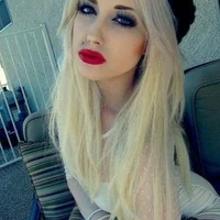 stella_love_lips's Profile Pic