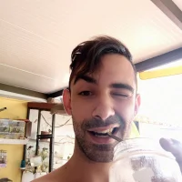 poleinaa's Profile Pic
