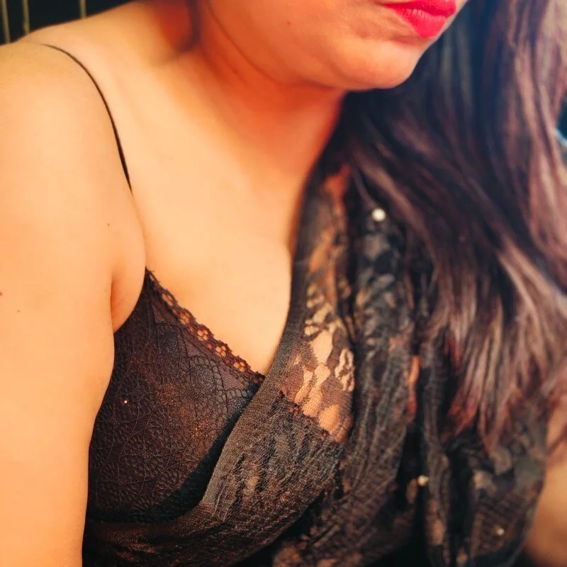 V-Hot-Kavita profile photo