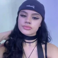 תמונת אוואטר של April_Petitt