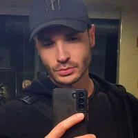 levnox's Profile Pic