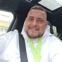 Paradis34's Profile Pic
