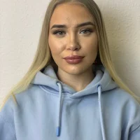 KateBIare's Profile Pic