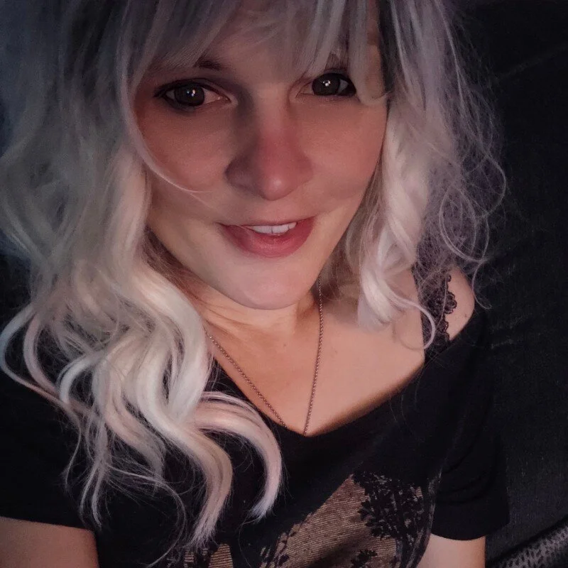 AltElle profile photo
