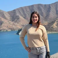 Rochelle_Cont Φωτ, Προφίλ