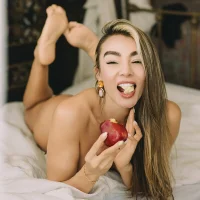 sweet_sophia90s' Avatar Pic