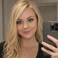 amandatheblondewife's Avatar Pic