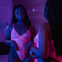 Naoy_Khol webcam model