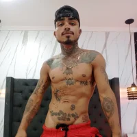 Hot_Latino_x's Avatar Pic