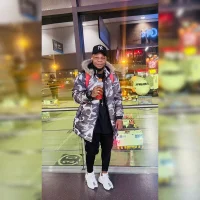 ZIANY_2301's Avatar Pic