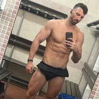 AaronMusclesAndFeet's Avatar Pic