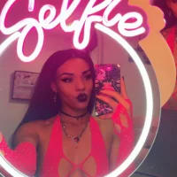 XXX-DreaBanks-XXX's Avatar Photo