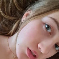 leslie_my_lovee's Avatar Pic