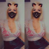 รูปโปรไฟล์ของ BlondeShemale