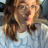 Mae_Robinson's Profile Pic