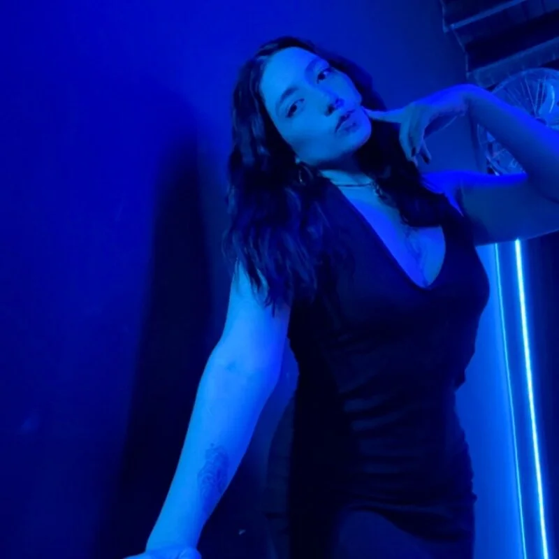 Evelyn_outdoors