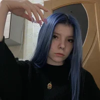 HollieMckay's Profile Pic