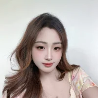 Yomi009 webcam model