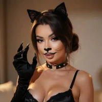 RubyLuxee Adlı Modelin Avatarı