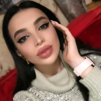 AriaXXXNeon's Profile Pic