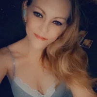 sylvia1975's Profile Pic