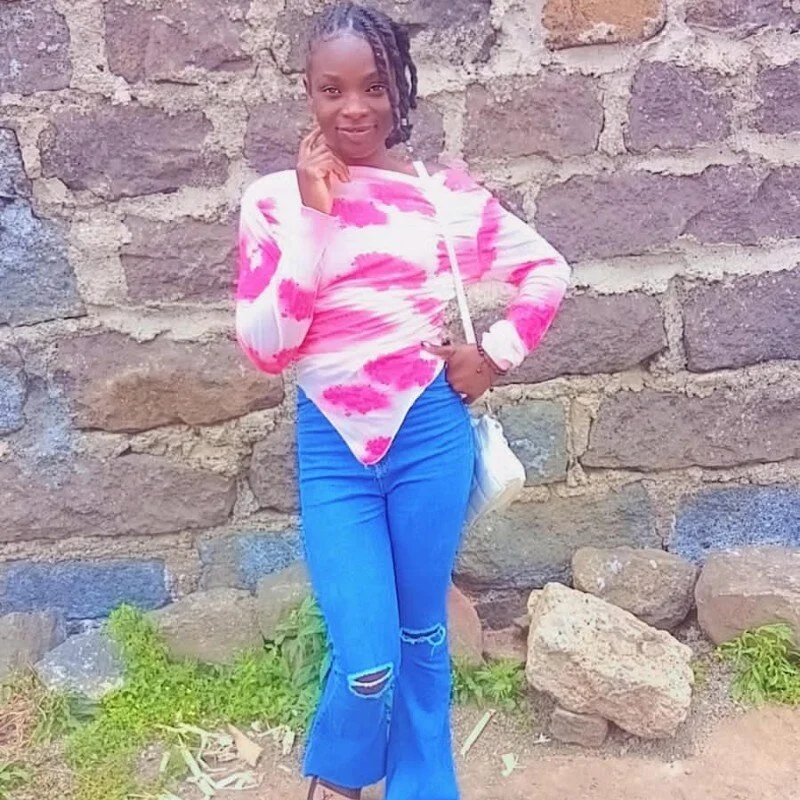 lovevallerian profile photo