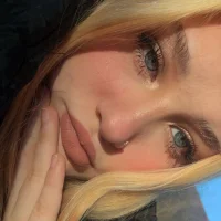 Phoebe_Peach এর প্রোফাইল ছবি