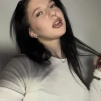 Sarahsolara Adlı Modelin Avatarı