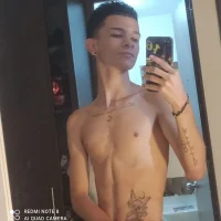 latinskinny_'s Avatar Pic