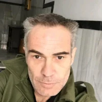 Gambar Avatar Charliebraum1974