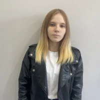 LynnaFay's Profile Pic