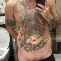รูปโปรไฟล์ของ TattedAndThic