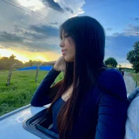 Leiia_Hall_09's Profile Pic