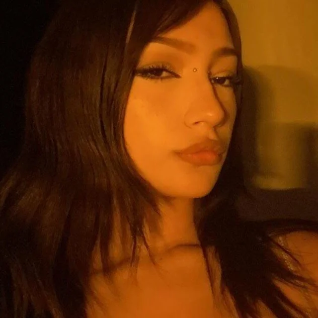 Nicollee_Heart Stripchat profile image