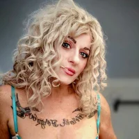 Gambar Profil Penny_Synsmore