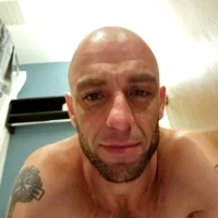 dickmedaddy27 頭像圖片