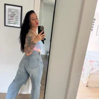 greekyfun Φωτ, Προφίλ