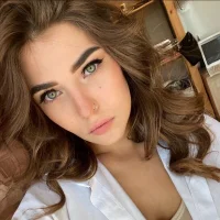 anny_coral's Profile Pic