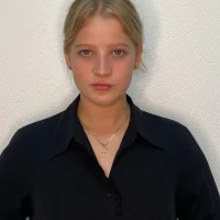 CarliEves's Profile Pic